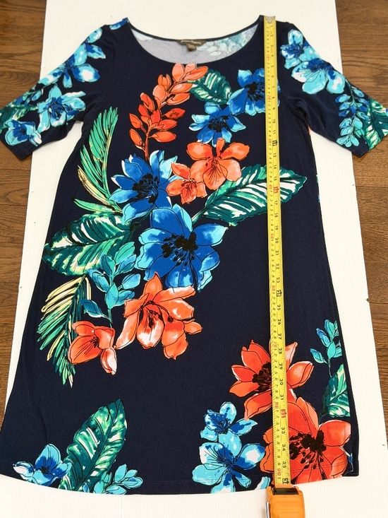 Tommy Bahama Dresses & Skirts - Tommy Bahama Navy Tropical Floral Stretch Shift Dress. Size Medium